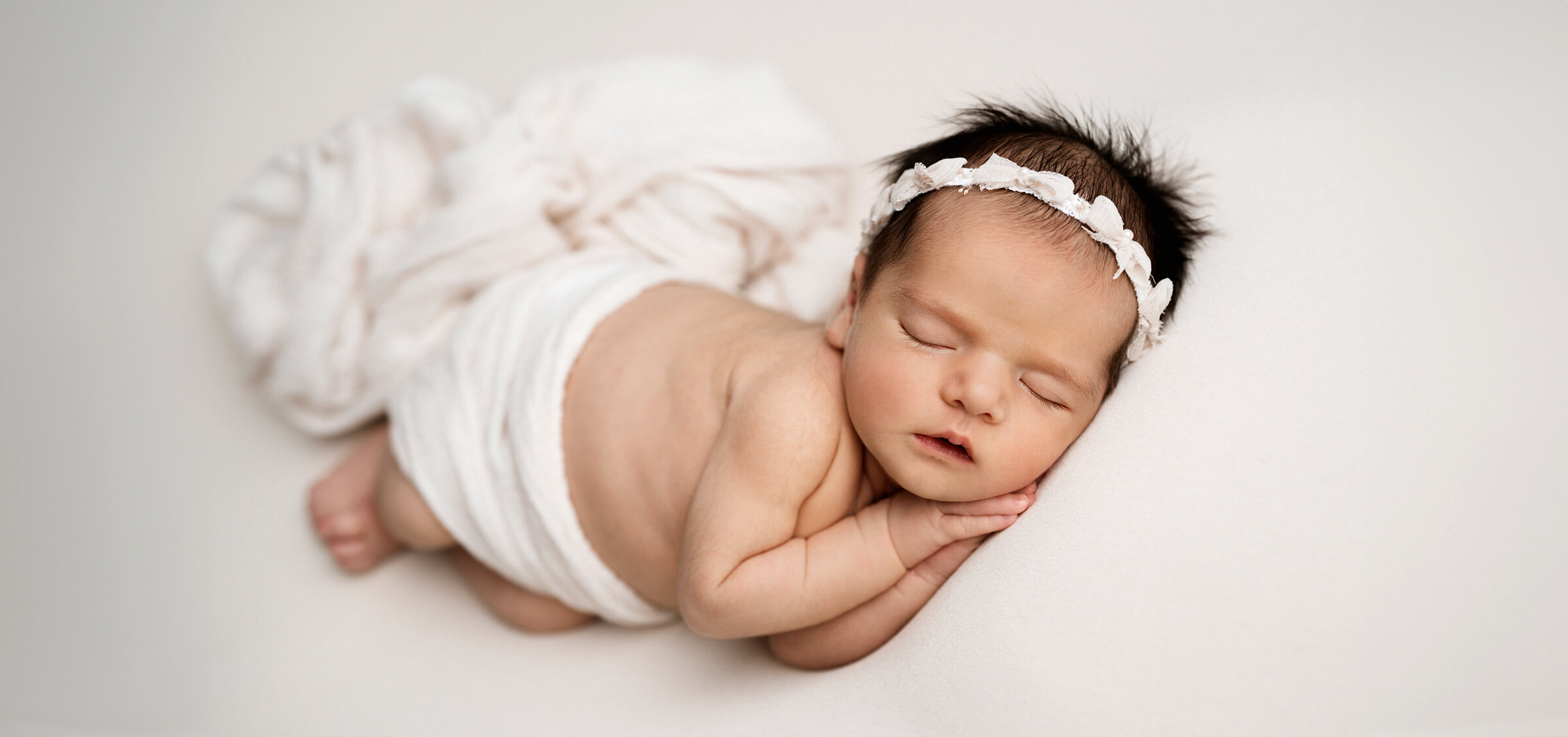 Neugeborenenfotografie Wien – Liebevolle Babyaufnahmen im Fotostudio